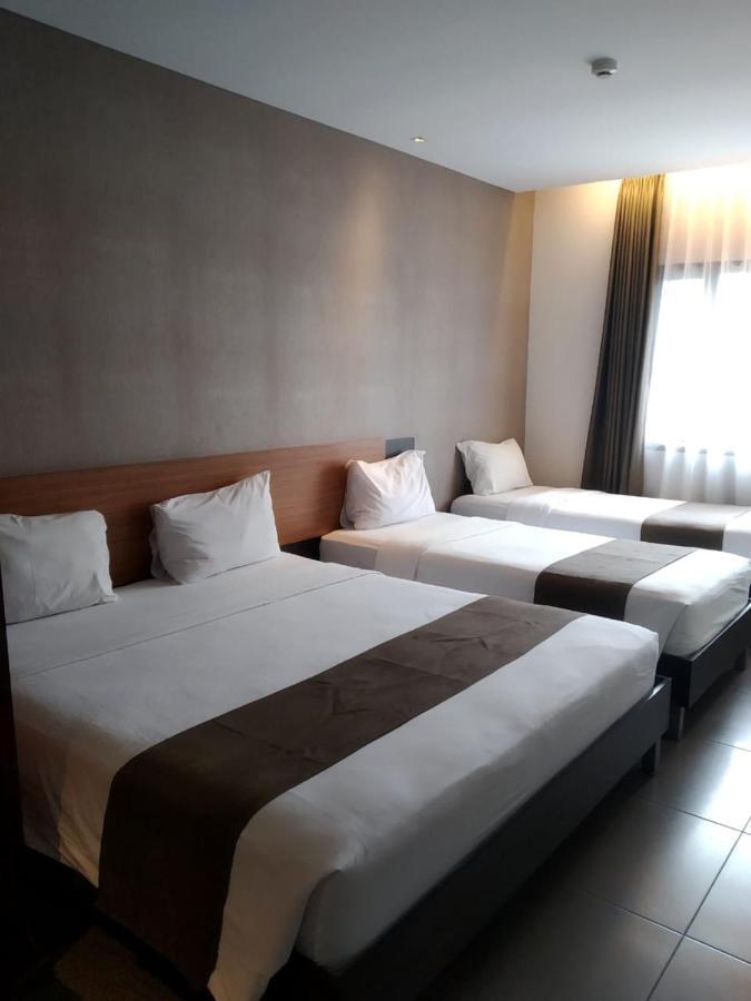 בנדונג Sukajadi Hotel, Convention And Gallery מראה חיצוני תמונה